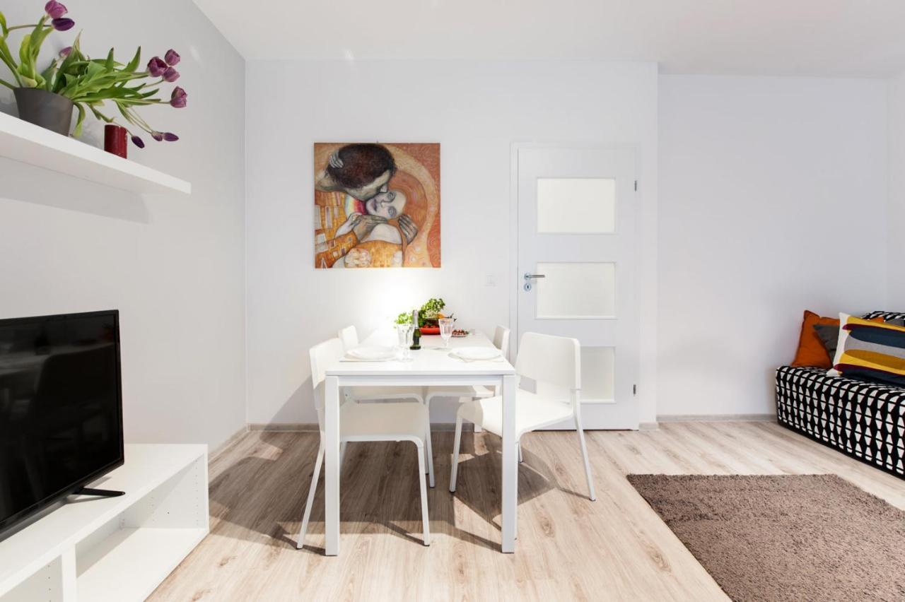 Project Comfort Apartament Dywizjonu 303 175/8 Warszawa Apartment Luaran gambar
